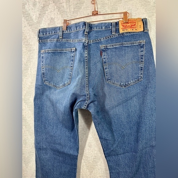 Levi's 501 medium wash button fly straight leg jeans size 40 x 30 - Picture 6 of 12